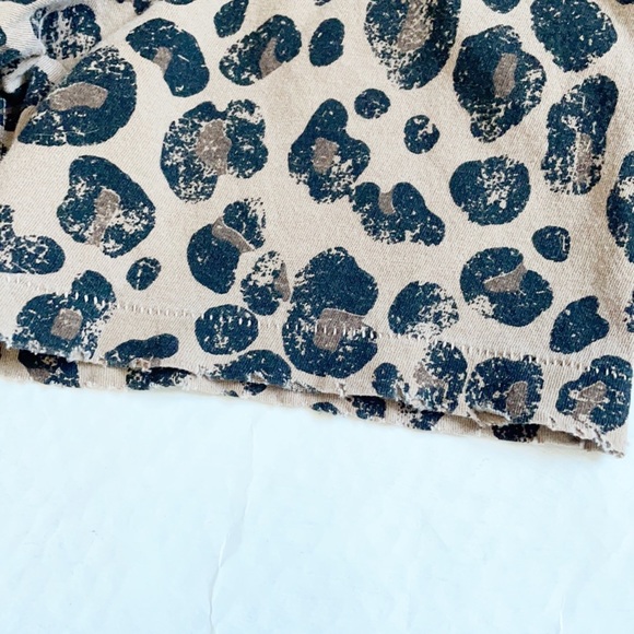 AMO Leopard Classic Tee - Picture 8 of 16